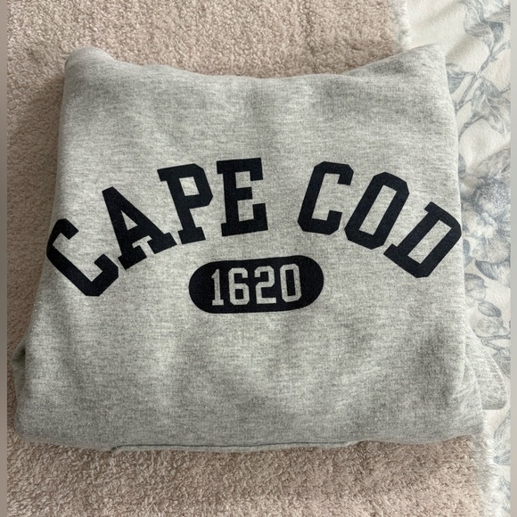 Cape Cod gray and navy sweatshirt - Picture 4 of 4